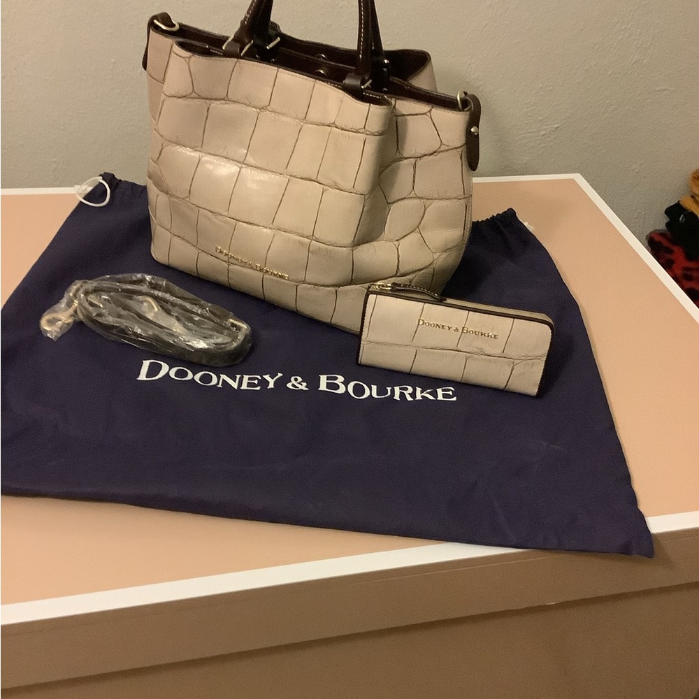 Authentic Dooney & Bourke bag with matching wallet